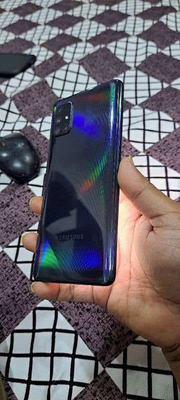 Samsung A71 Black 7