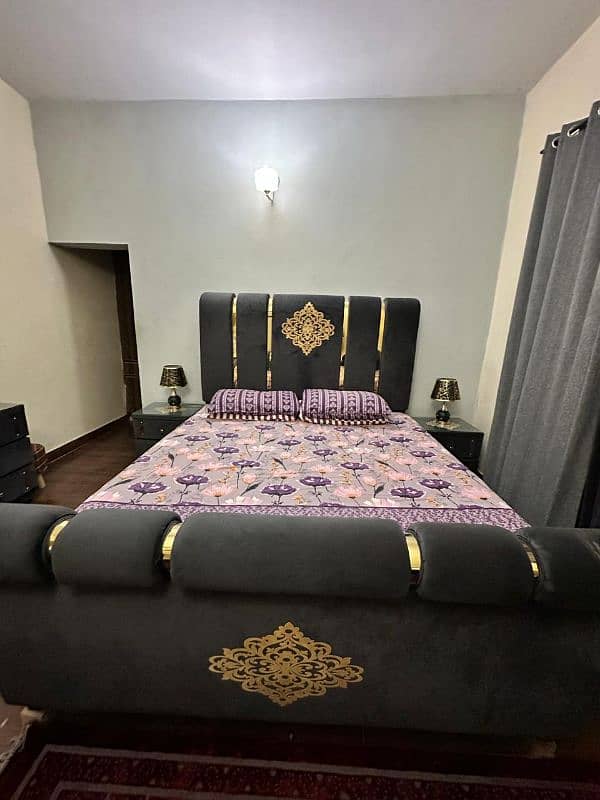 King Size Luxury Velvet/Wooden Bed Set 4