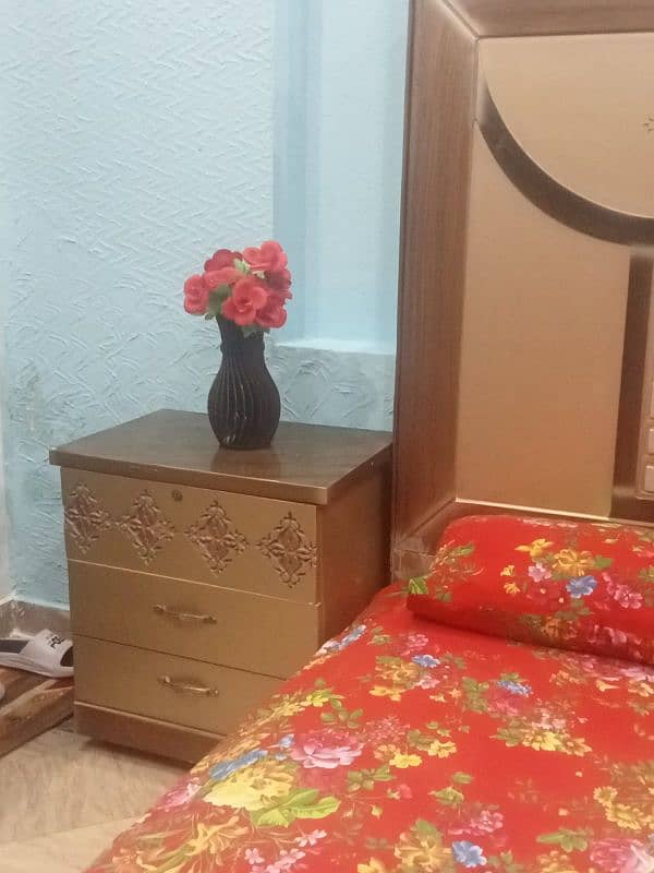 bed side tables in well furnished condition 1