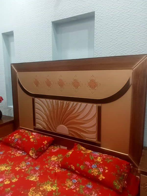 bed side tables in well furnished condition 3