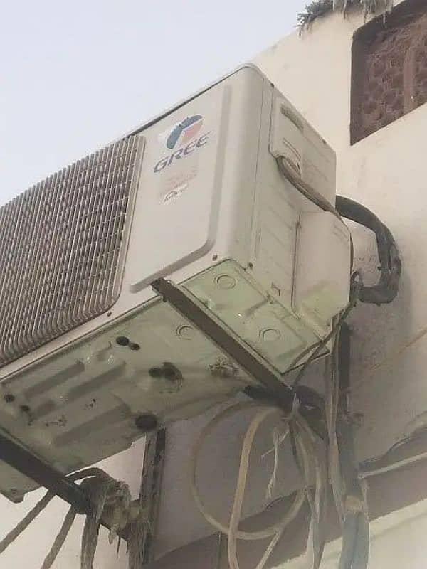 Gree DC inverter heat and cool Fully functional 1.5 ton 1