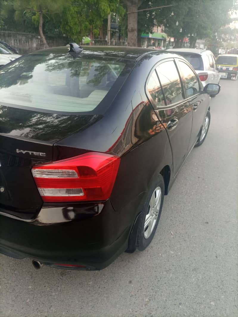 Honda City IVTEC 2015 ( Home use car in good condition ) 3