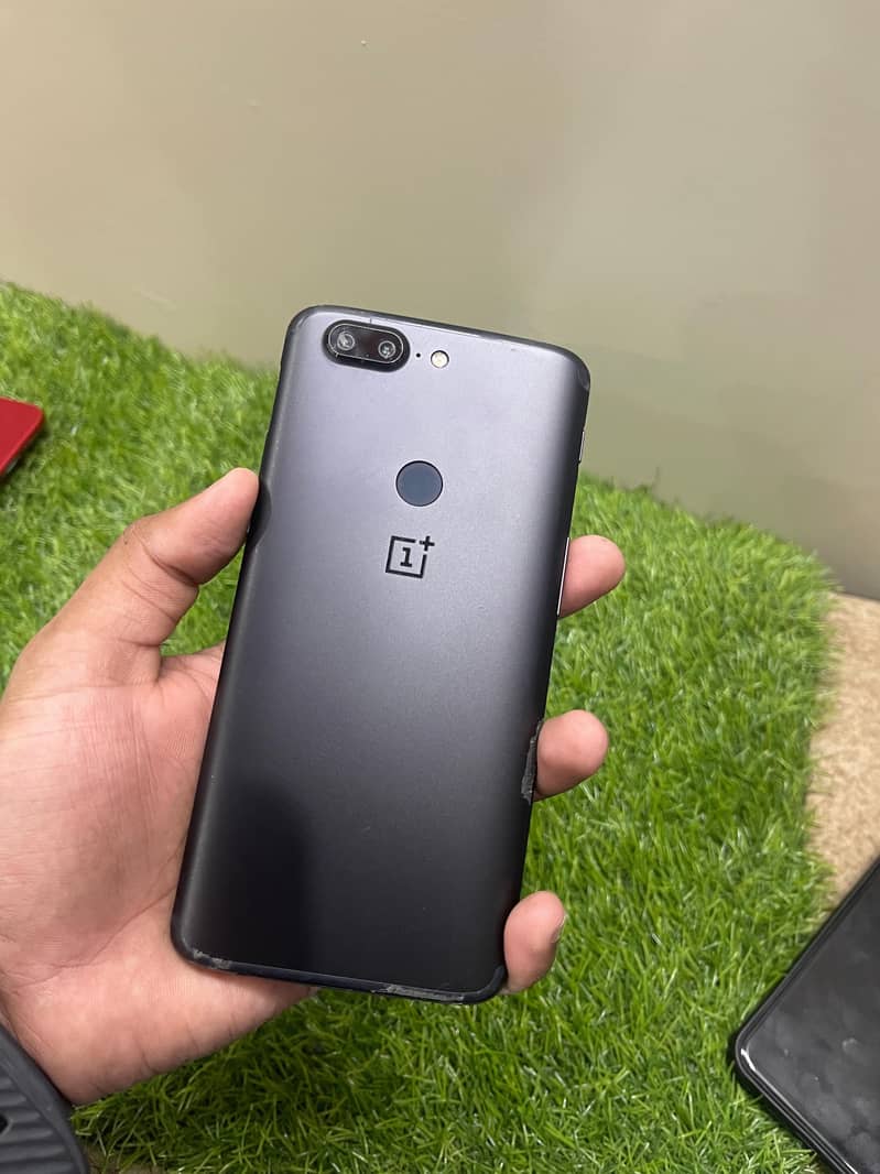 One Plus 5t 8/128 Dual Sim PTA Approved 0