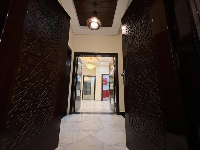 With Sui Gas Meter 10 Marla Slightly Used House For Sale In A Block Central Park Lahore 5