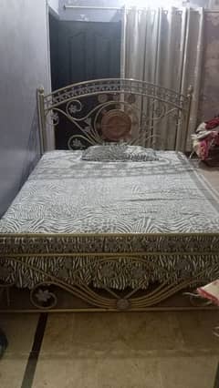 old bed 0