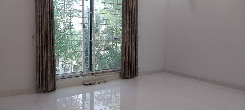 10 Marla House Available For Rent In EDEN City Lahore 0