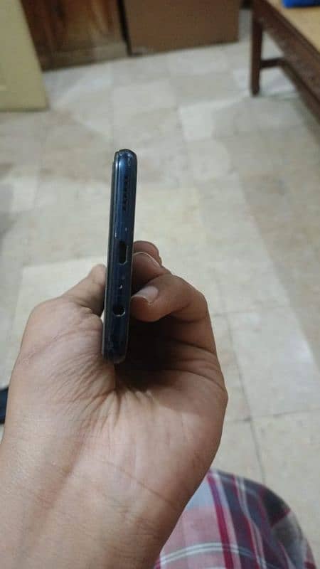 vivo s1 for sale in 9 by 10 condition with original charger and box 4