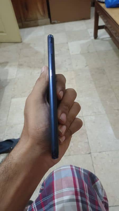 vivo s1 for sale in 9 by 10 condition with original charger and box 15