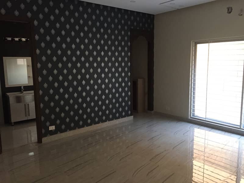 1 Kanal Like New House Available For Rent In Bahria Town Lahore. 6