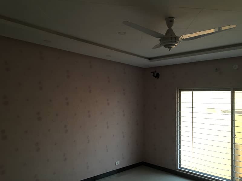 1 Kanal Like New House Available For Rent In Bahria Town Lahore. 15