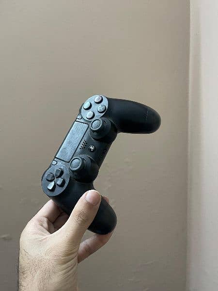 PlayStation 4 slim 8