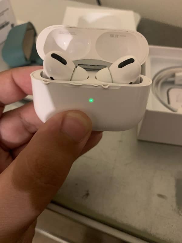 Airpods pro 1st gen 1