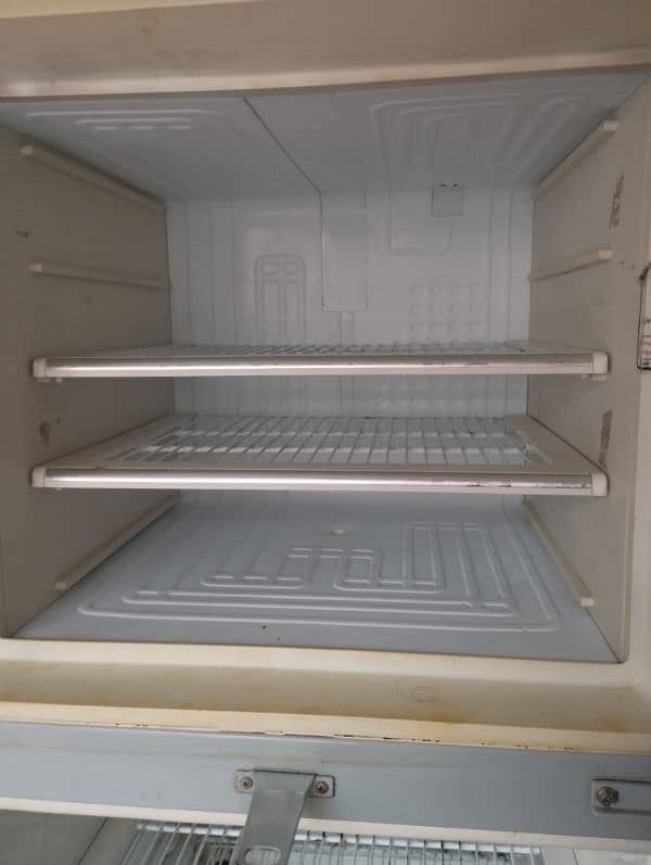 dawlance refrigerator Medium size 3