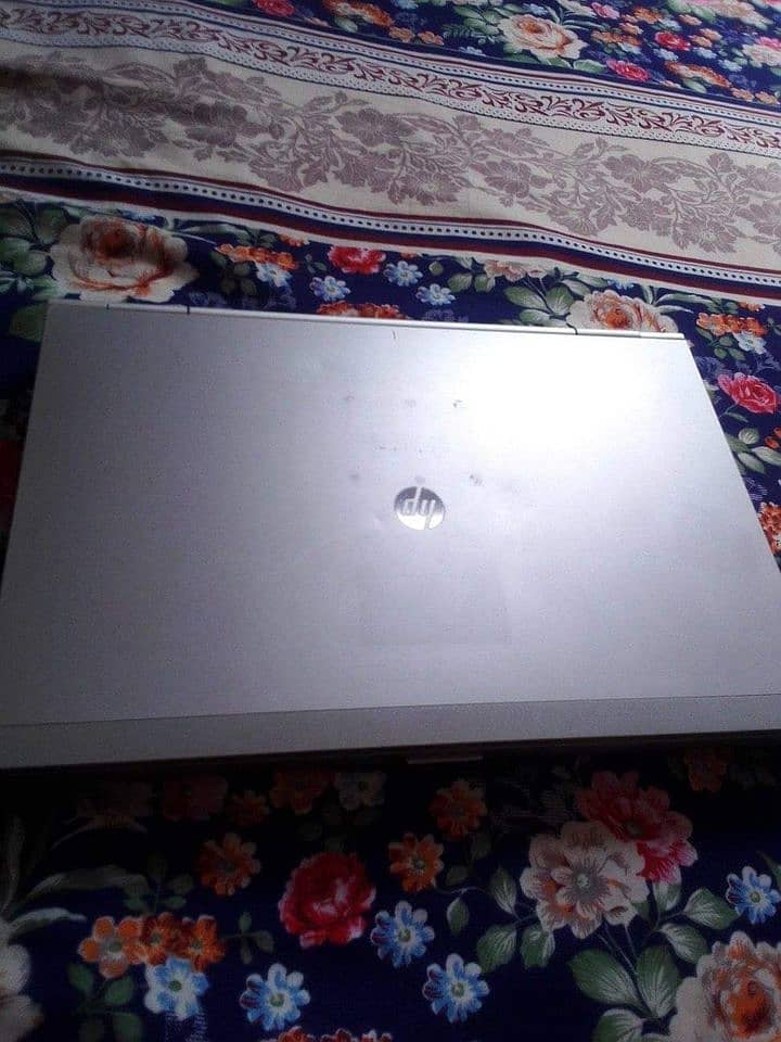 hp elitebook urgent sale 1