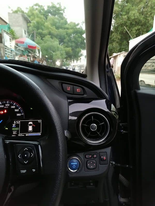 Toyota Vitz 2018 3