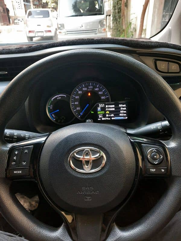 Toyota Vitz 2018 10