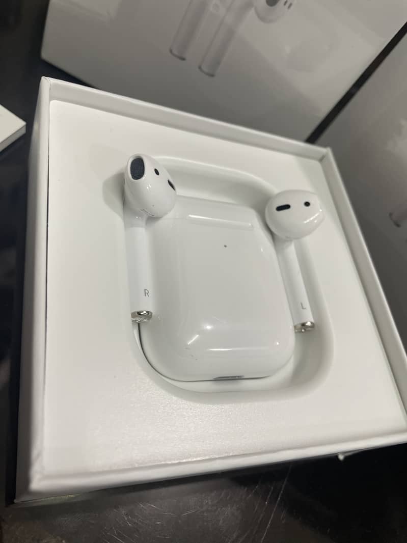 Airpods 2 Black 2000 Airpods 3  2550  airpods pro 3500 For details ca 4