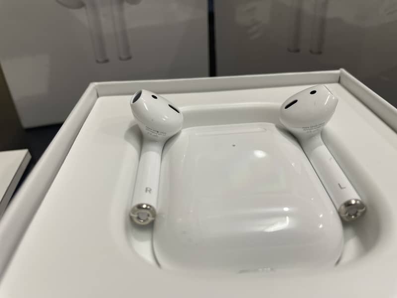 Airpods 2 Black 2000 Airpods 3  2550  airpods pro 3500 For details ca 5