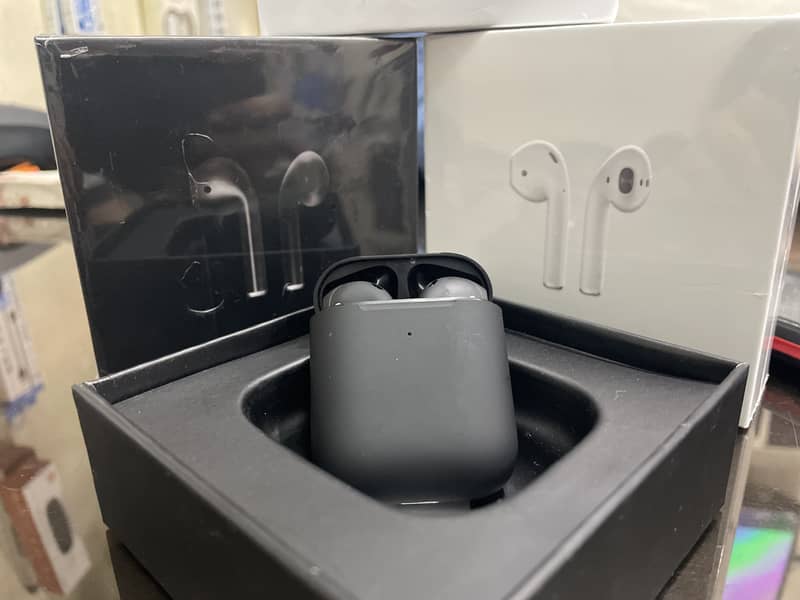 Airpods 2 Black 2000 Airpods 3  2550  airpods pro 3500 For details ca 6