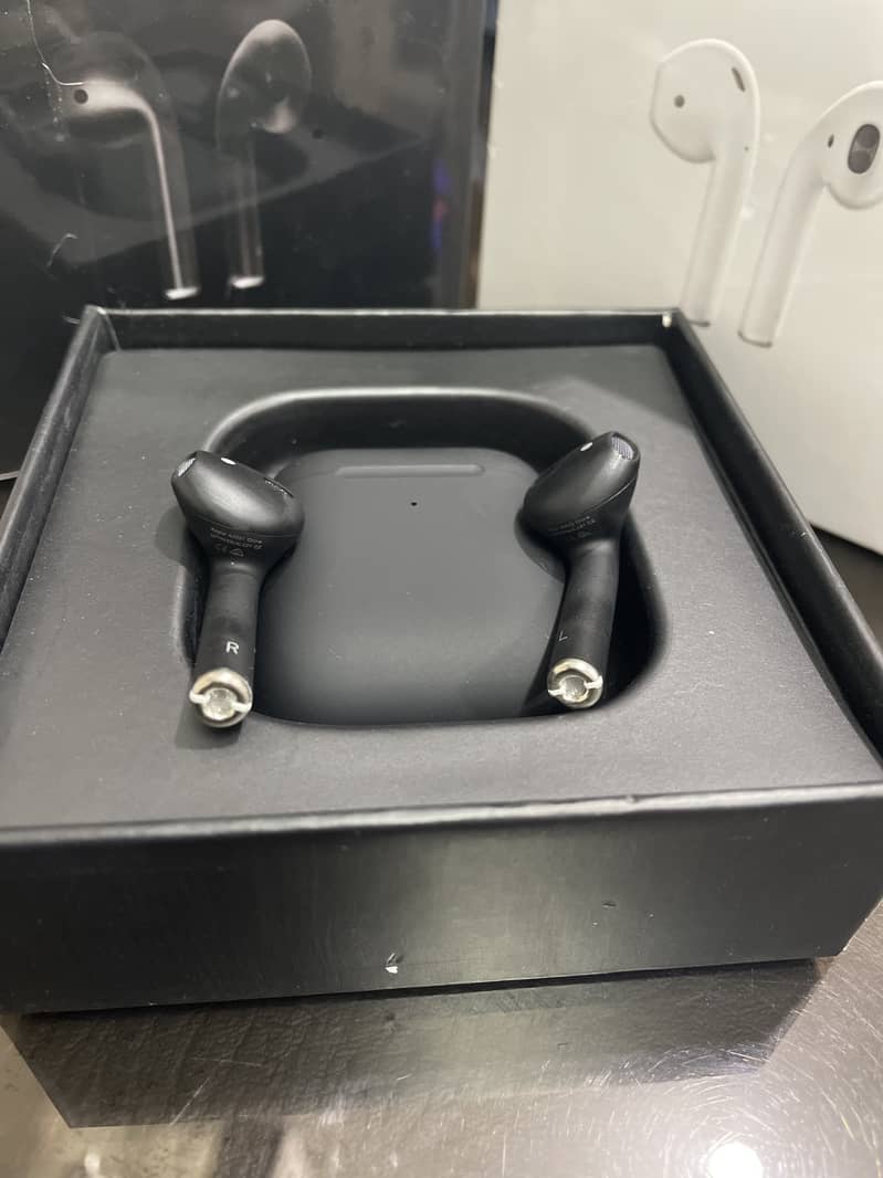 Airpods 2 Black 2000 Airpods 3  2550  airpods pro 3500 For details ca 7