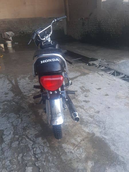 CD 70 2006 model all documents awailabl bike condition 10by 9 3