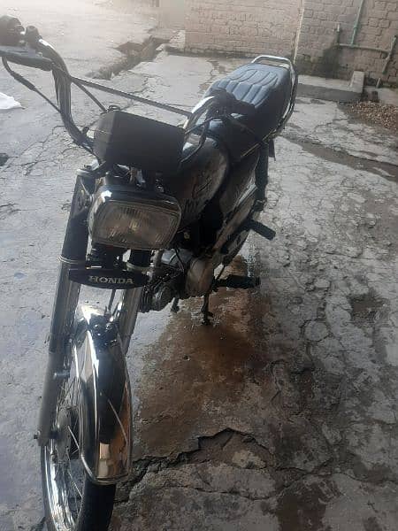 CD 70 2006 model all documents awailabl bike condition 10by 9 4