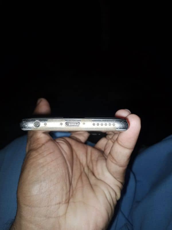 iPhone 6 singer har cheez PTA proof data cable aur mobile 2