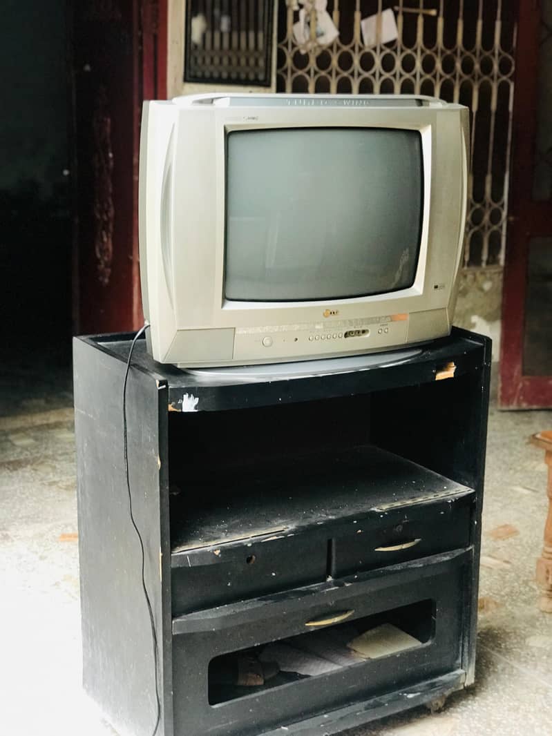 LG 21" turbo SWING new condition with TV TROLLY 03023198136 3