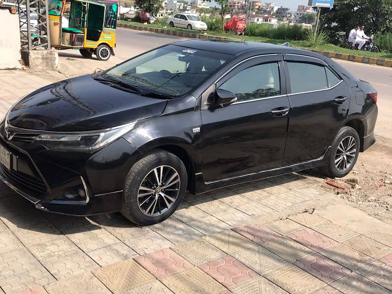 Toyota Corolla Altis 2017 5