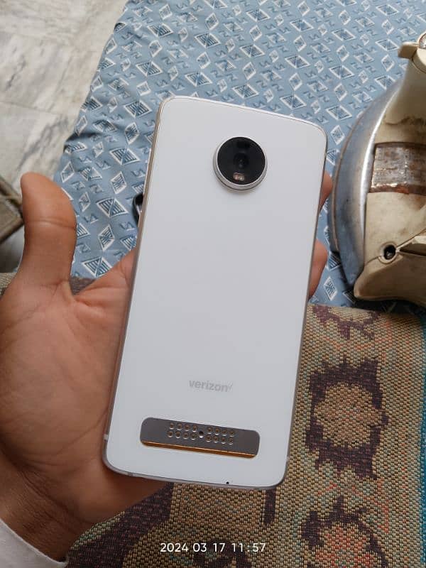 moto z4 3