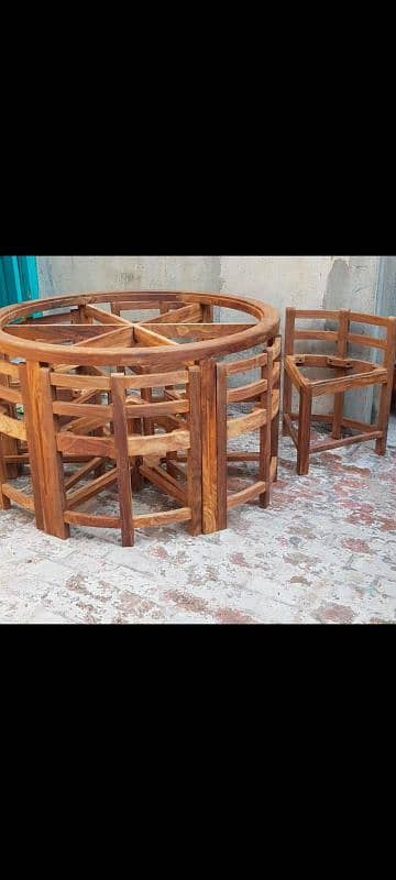 Good quality solid dinning table. 7