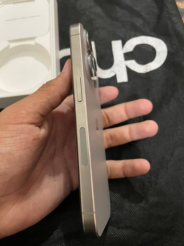 iPhone 15 PRO PTA 256 LUSH 4