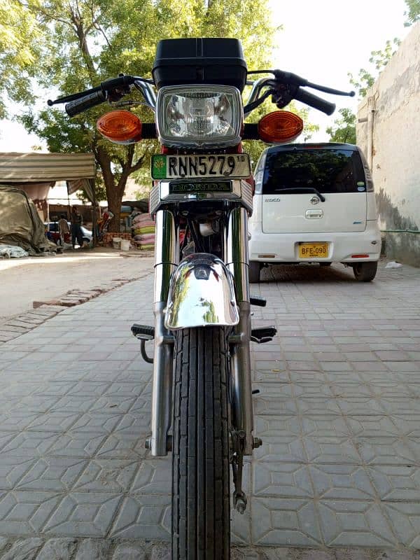 Honda 125 cc bike 2010 model 1