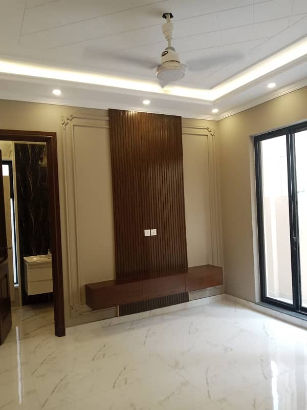 10 Marla House For Sale In Paragon City Lahore 14