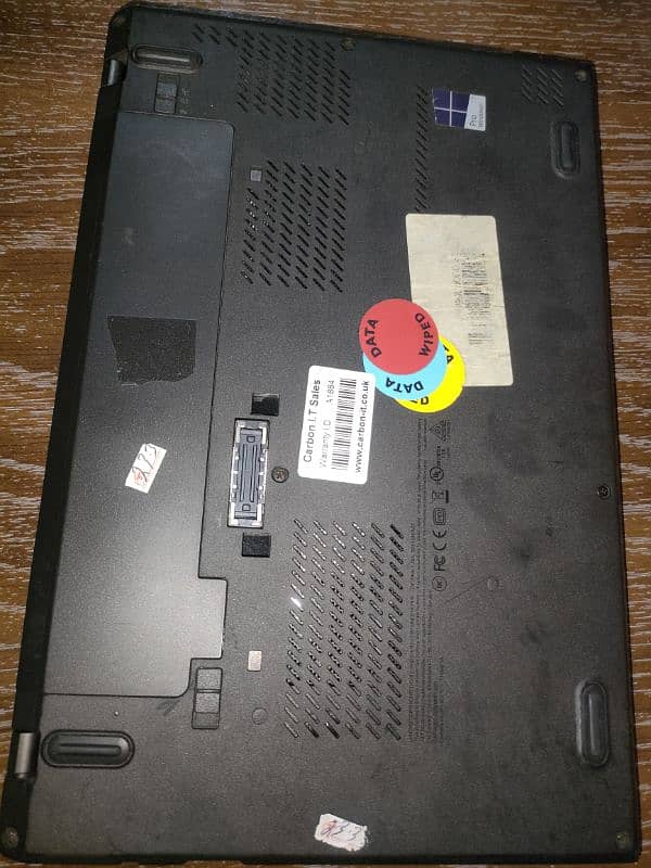 Lenovo Thinkpad x260 Core i5-6 generation 8/256 SSD. 2