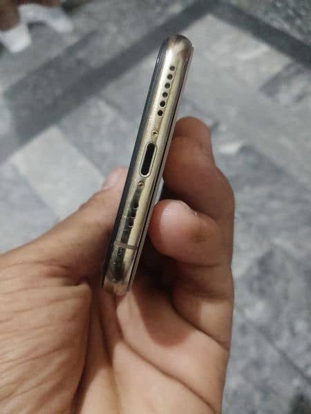 Iphone Xs . 256GB.  non pta (read add) exchange possible 3