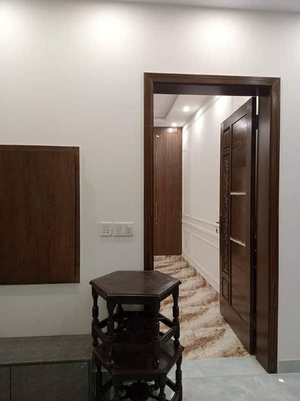 10 Marla Lower Portion For Rent In Paragon City Lahore 5