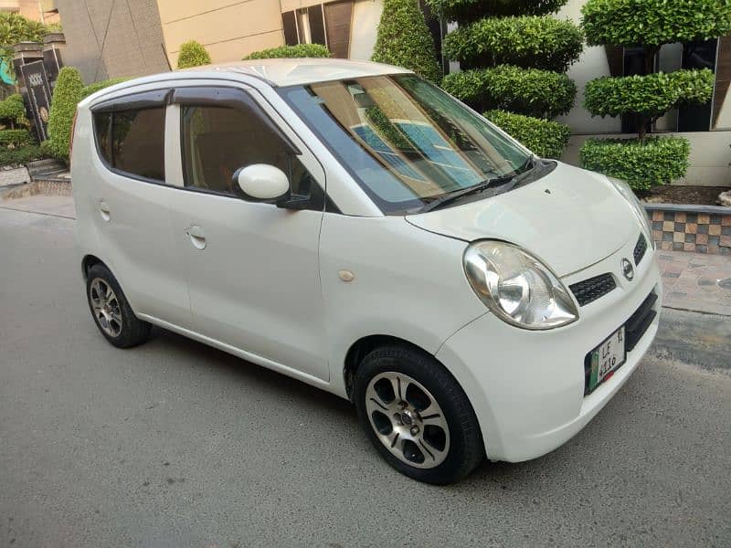 Nissan Moco 2010 3