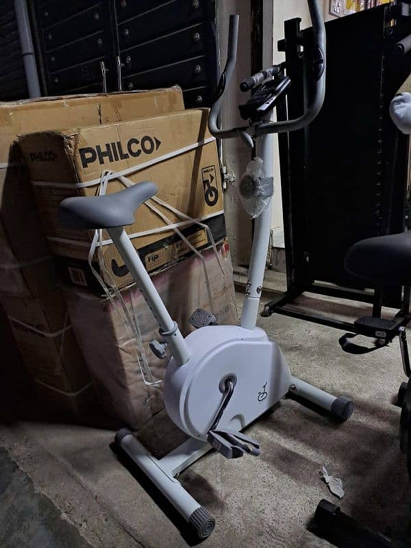 treadmils. (0309 5885468). ellapticals. spin bikes. gym cycles 14