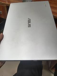 Asus Chromebook 4gb 32gb