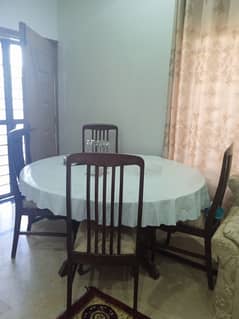 Dinning Table with 4 chairs 0