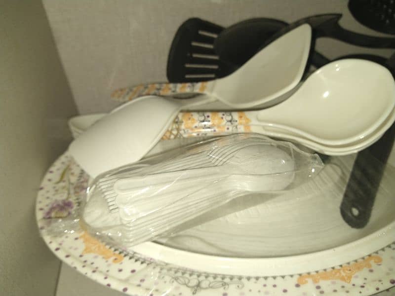 dinner set 4