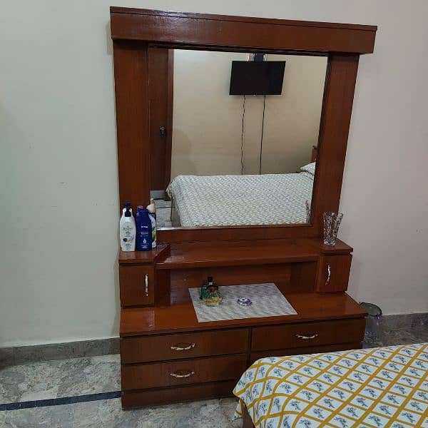 excellent condition original wooden bed set with side tables 4