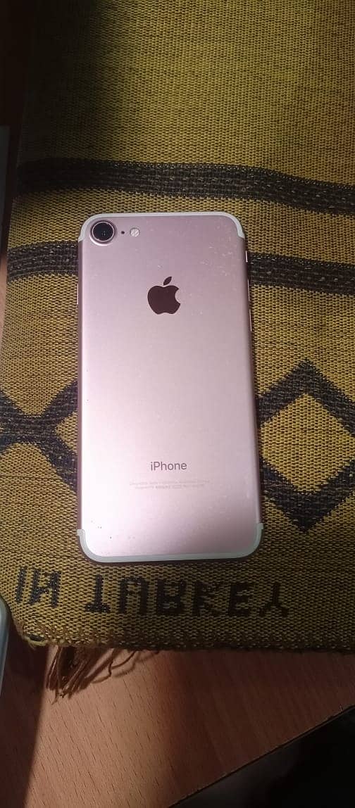 Iphone 7 128GB with Charger Non PTA fresh 2