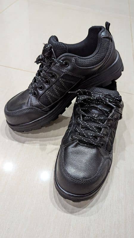 Safety shoes 5