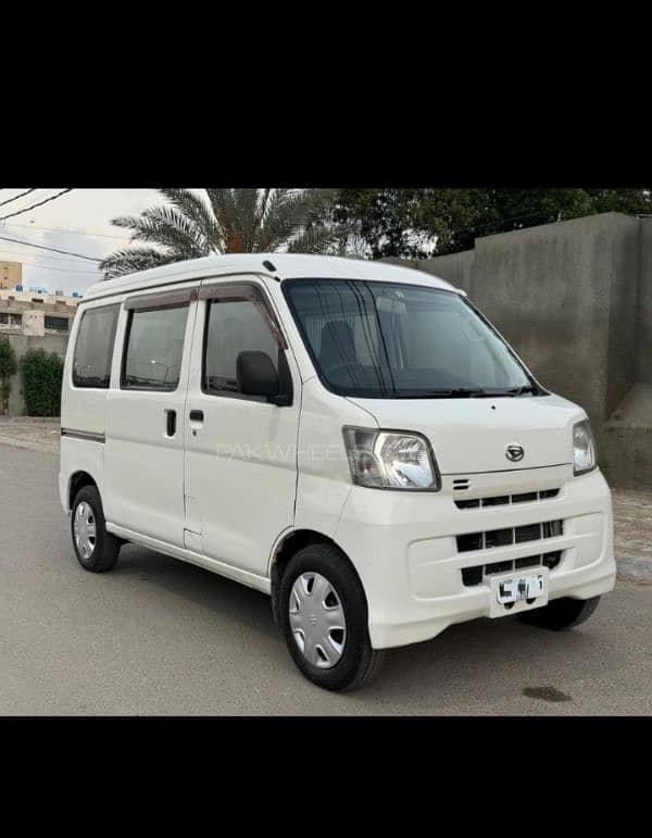 Daihatsu Hijet 2015 1