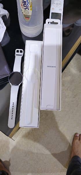 Samsung Galaxy Watch 4 1