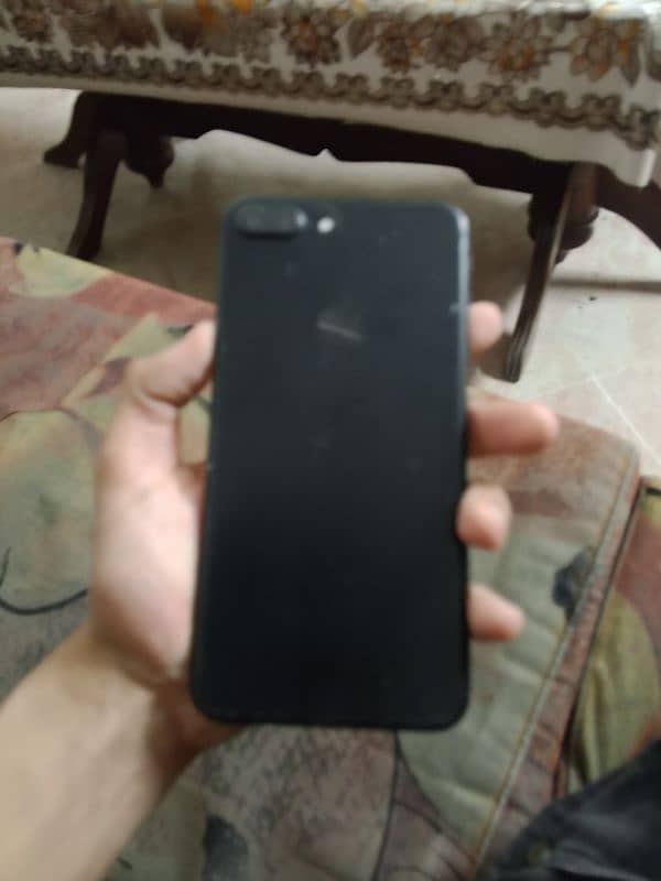 urgent sale iphone 7plus 128 gb 4