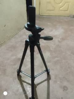 tripod stand