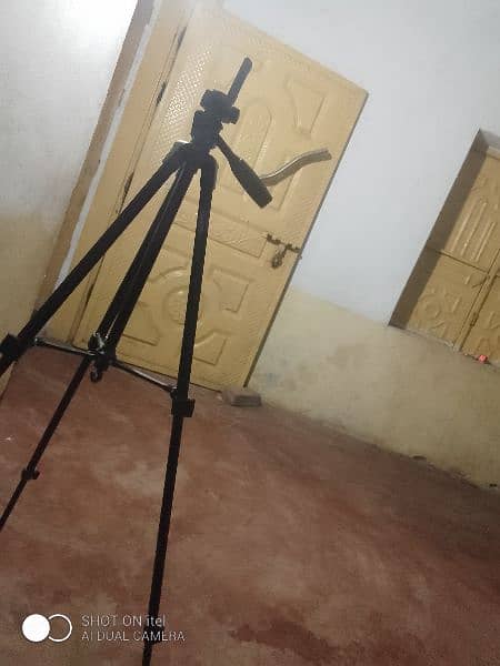 tripod stand 1